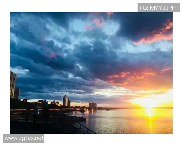 探索摄影艺术之美：从构图技巧到后期制作的全方位提升之路